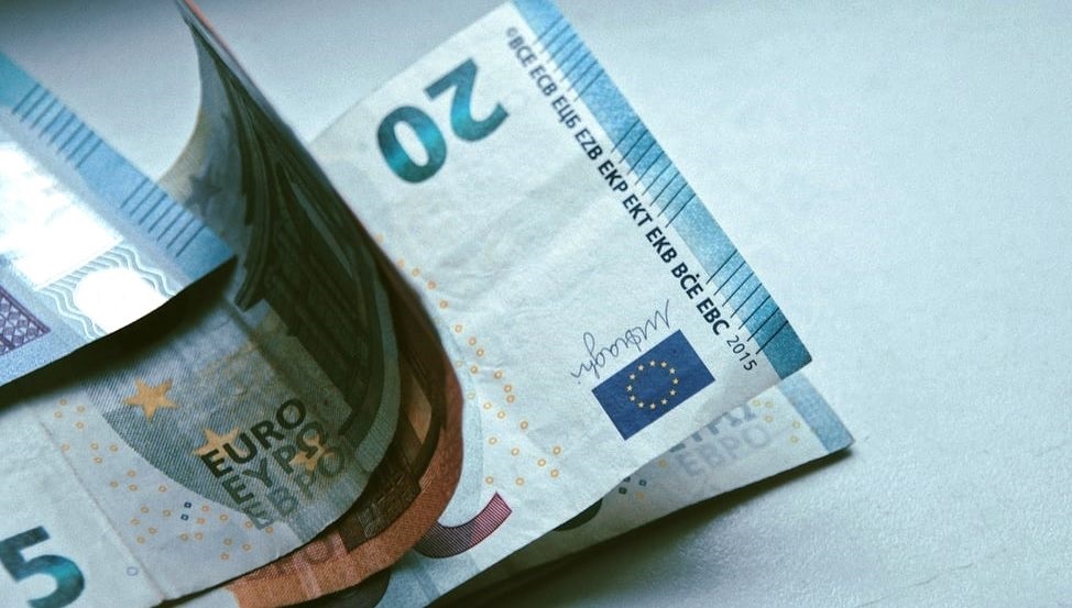 Rritet euro, arrin nivelin me te larte ne dy muaj